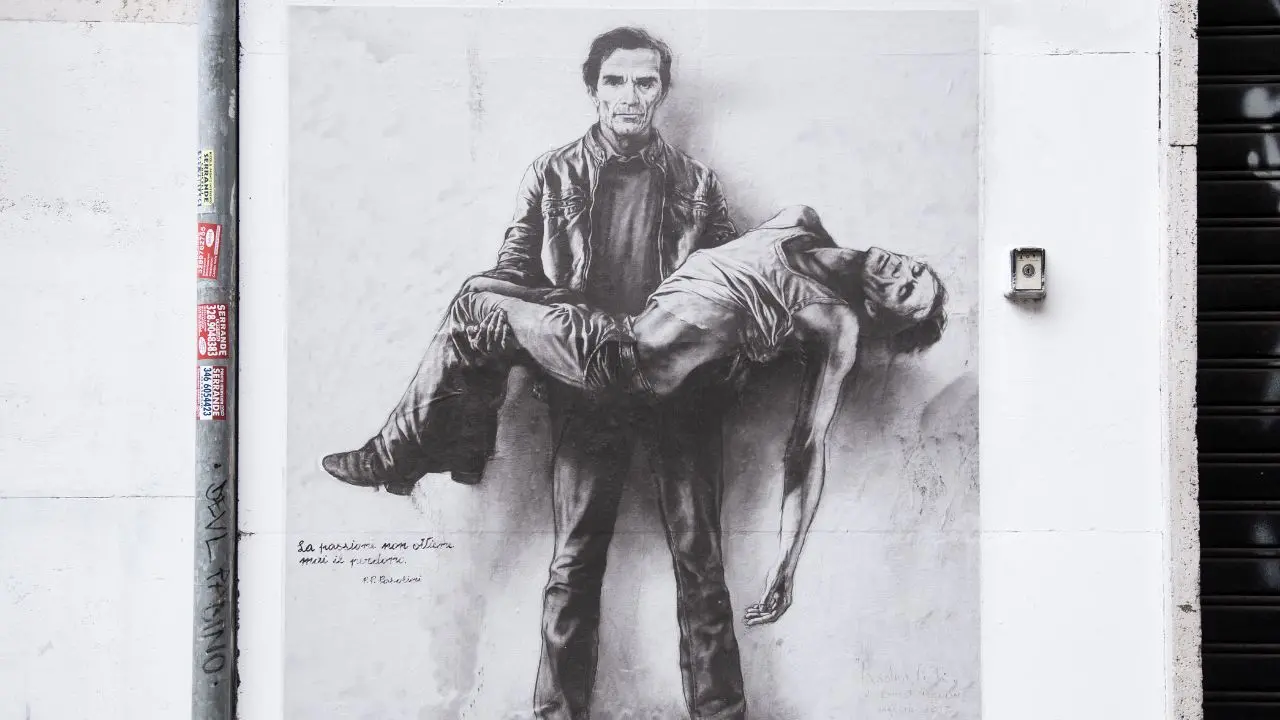 Pasolini e la Calabria: antropologia di un lutto profetico che raccontò una terra dove la miseria era ancora sacra\n