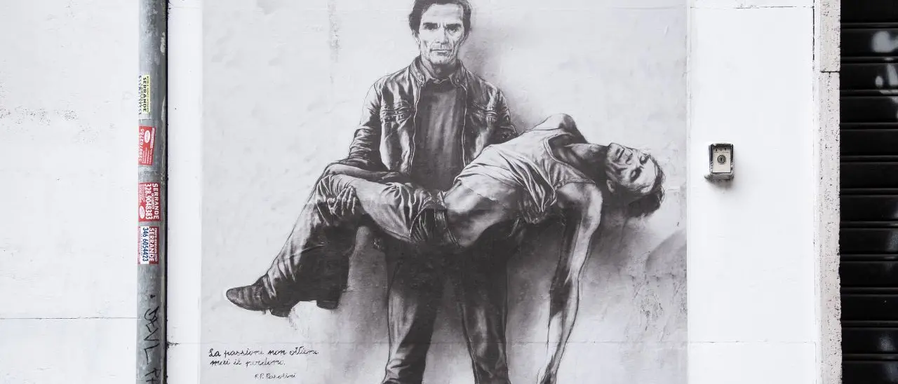 Pasolini e la Calabria: antropologia di un lutto profetico che raccontò una terra dove la miseria era ancora sacra\n