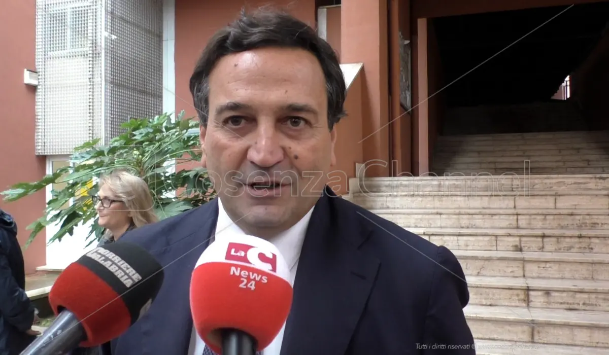 Cosenza, Orsomarso sulle ex Ferrovie della Calabria: «Serve un intervento immediato dello Stato»\n