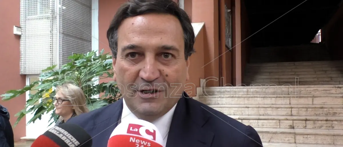 Cosenza, Orsomarso sulle ex Ferrovie della Calabria: «Serve un intervento immediato dello Stato»\n