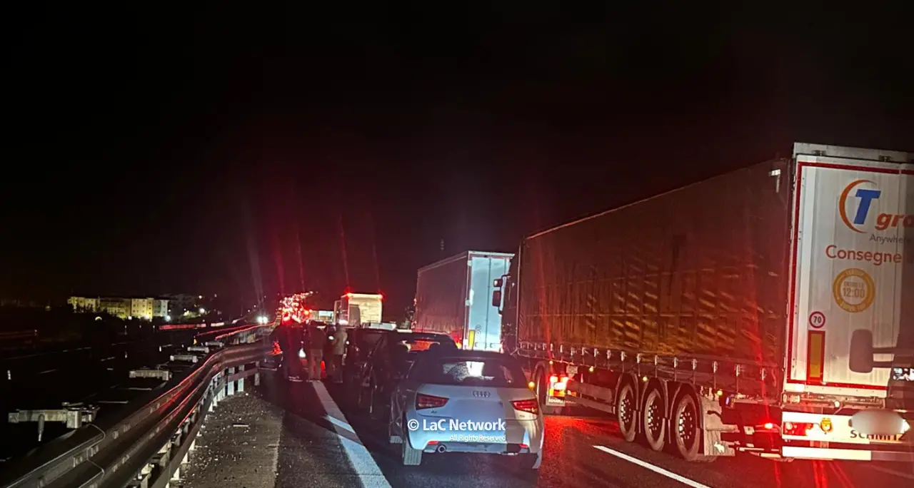 Incidente in autostrada a Falerna, traffico paralizzato in direzione nord