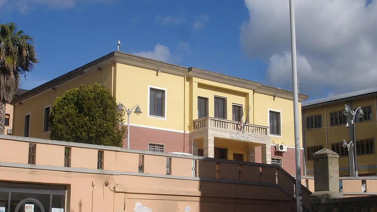 Corruzione elettorale a Cotronei, la promessa di gestire gli eventi natalizi e i soldi consegnati a mano dal sindaco\n