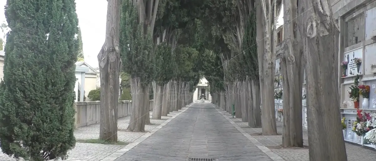 Visite cimiteriali nel comune di Reggio: ecco gli orari fino al 30 marzo 2026\n