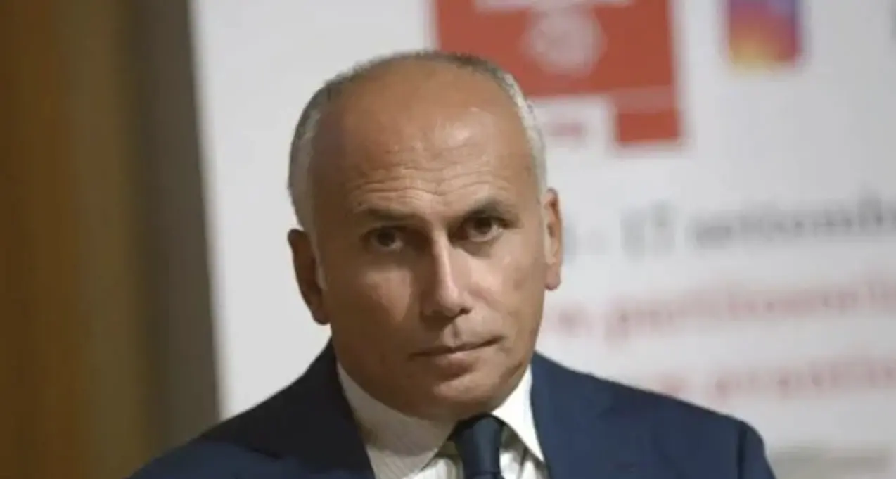 Il Policlinico di Cosenza è realtà, ma senza Cosenza: la Regione firma, il sindaco resta a guardare 