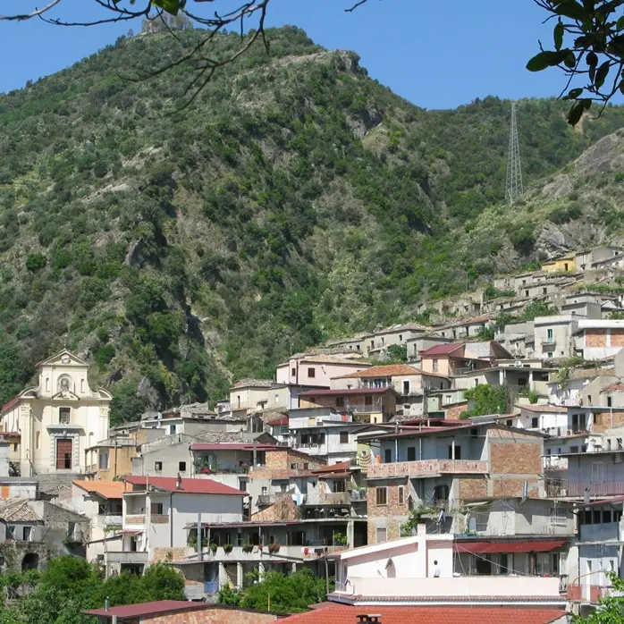 «Cercasi un sindaco per San Luca»: La tazzina della legalità lancia l’appello. E c’è chi lo raccoglie\n