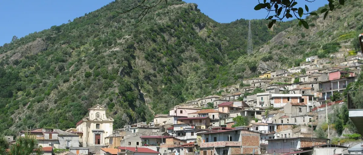 «Cercasi un sindaco per San Luca»: La tazzina della legalità lancia l’appello. E c’è chi lo raccoglie\n