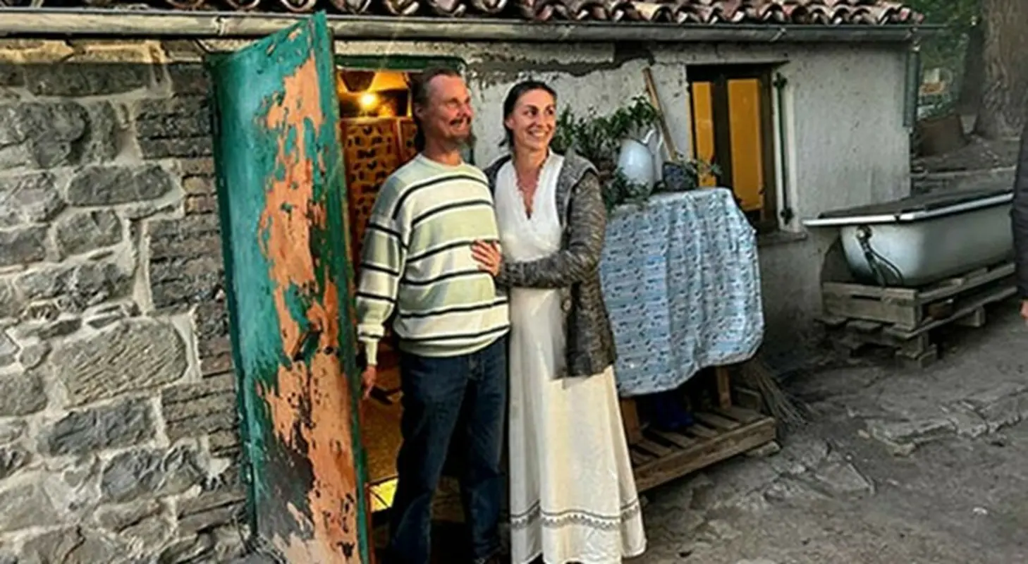 Vivono nei boschi senza acqua né luce: la Procura vuole togliere i figli a una coppia anglo-australiana di Palmoli