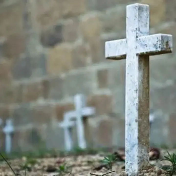 Quando la morte era teatro e preghiera insieme, dal “chiantu” alle prefiche:\u00A0 così la Calabria trasformava il dolore in memoria\n