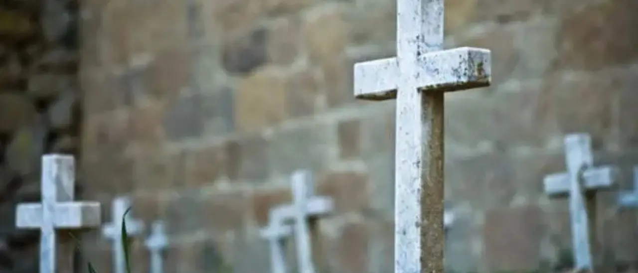 Quando la morte era teatro e preghiera insieme, dal “chiantu” alle prefiche:\u00A0 così la Calabria trasformava il dolore in memoria\n