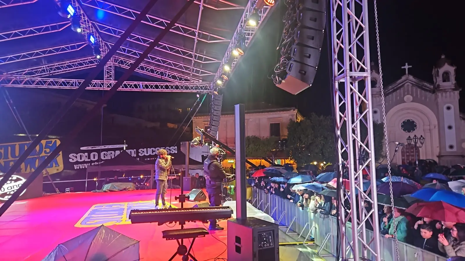 Locri, Studio54 spegne 40 candeline: festa in piazza per la radio “on the road”\n