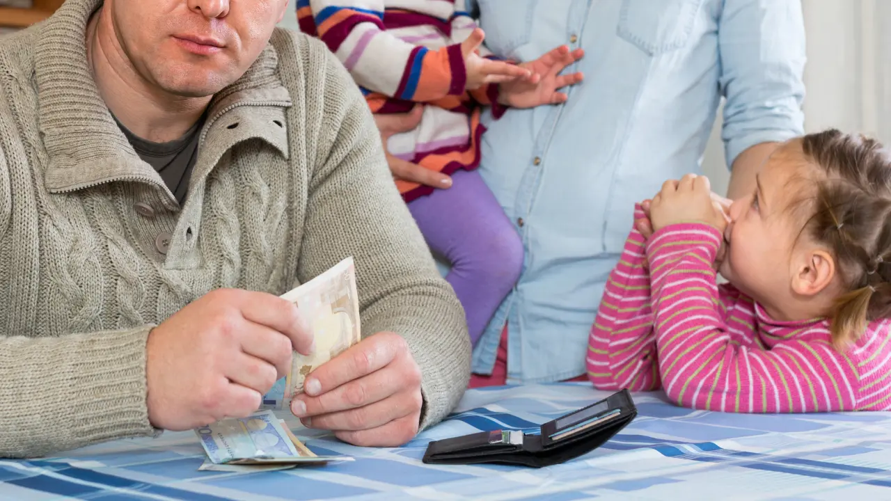 Famiglie monoreddito con figli, la Calabria maglia nera: «Asili nido insufficienti e welfare debole, il Sud resta indietro»\n