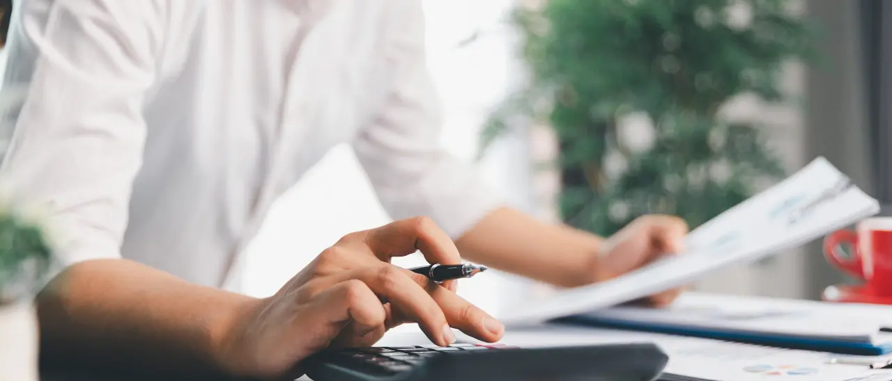 Pressione fiscale in Italia al 42,6%, la più alta dal 2020: tasse e contributi hanno raggiunto quasi un miliardo di euro\n