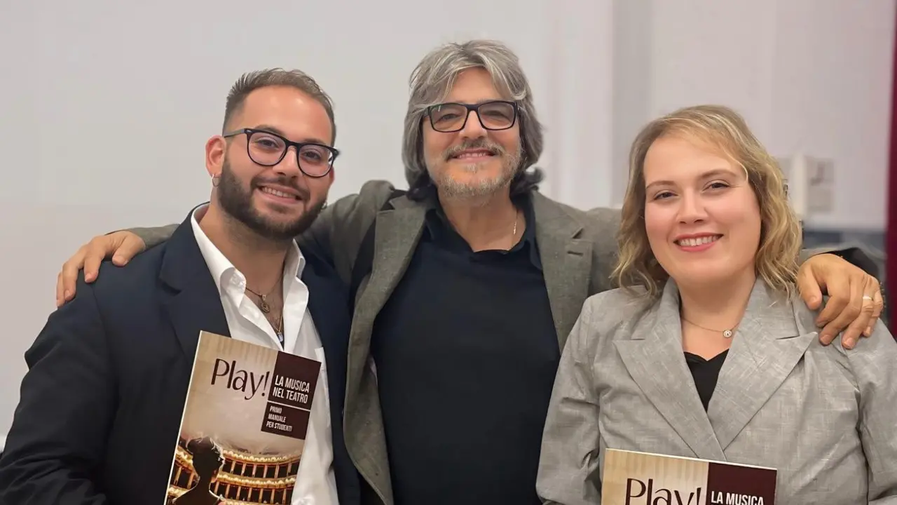 “Play! La musica nel teatro”: un viaggio tra arte e formazione al Liceo Morelli-Colao di Vibo Valentia\n