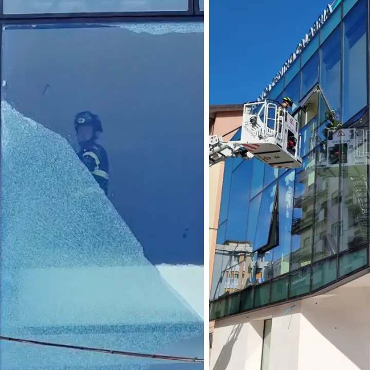 Cosenza, vetrata in frantumi a Piazza Bilotti. Intervengono i Vigili del Fuoco\u00A0| VIDEO