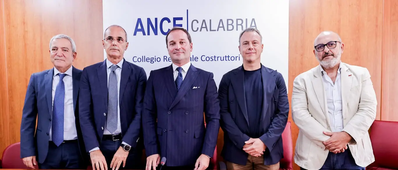 Crediti fiscali, l’allarme di\u00A0Ance Calabria:\u00A0«Le nuove norme mettono a rischio centinaia di imprese edili»\n