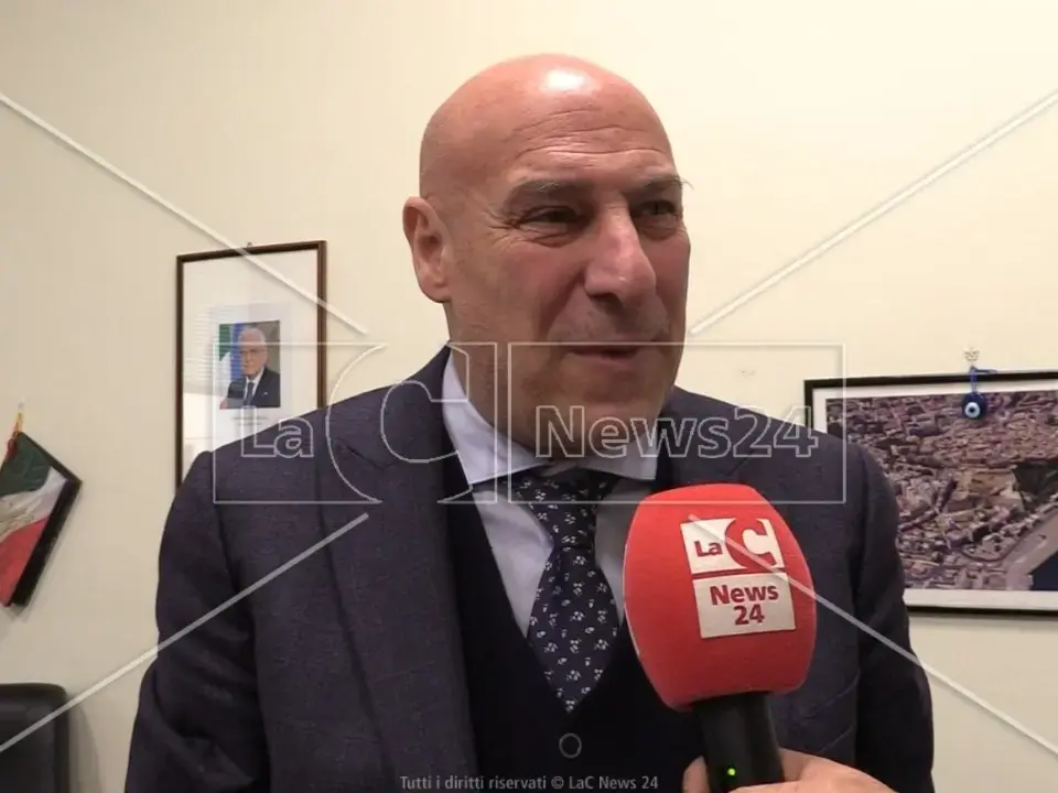 Il caso Voce a Crotone: quando la politica si lascia andare alla violenza e allontana i cittadini