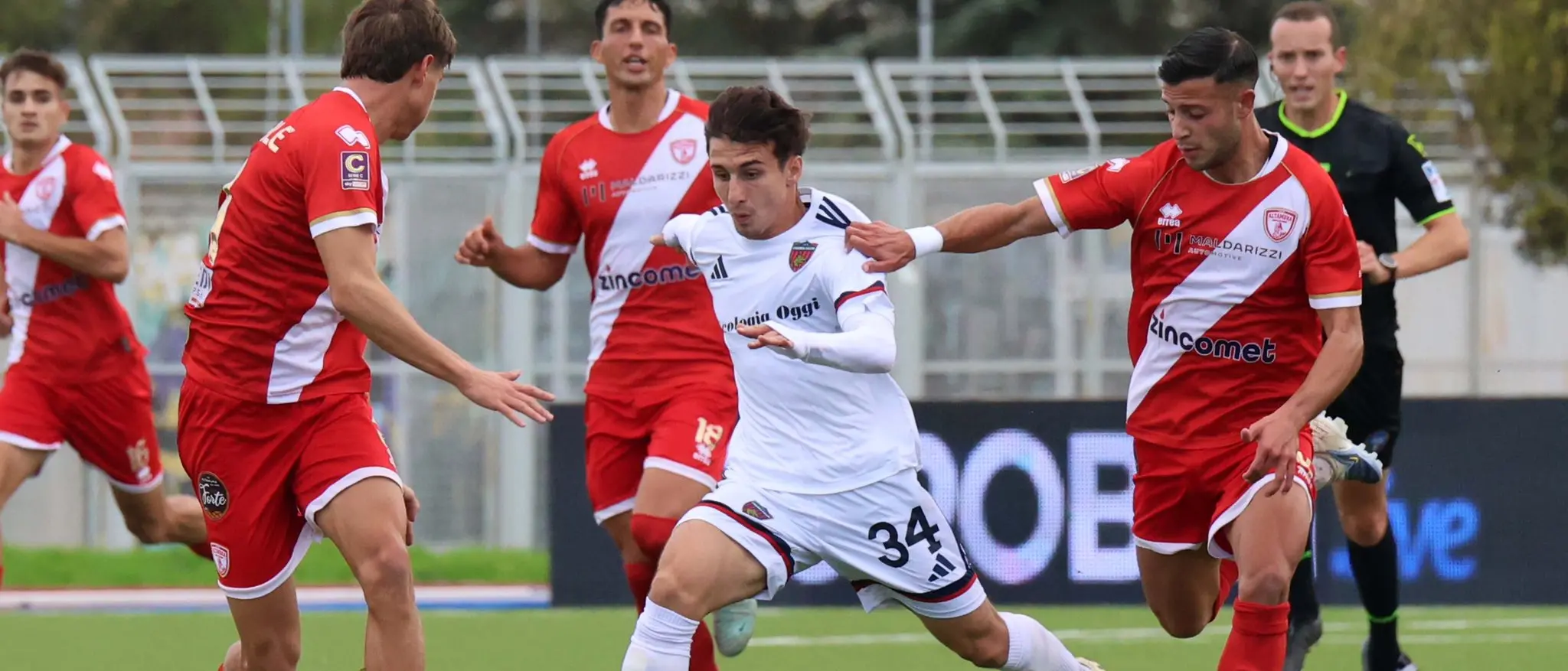 Cosenza, che occasione sprecata: rallentano le altre in vetta