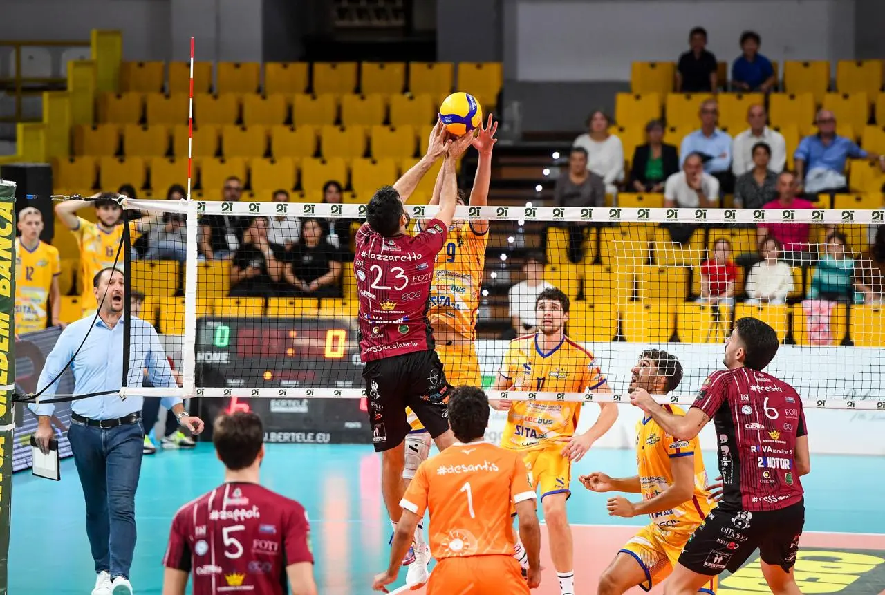 Domotek: non basta un pubblico da sogno, passa Castellana al quinto set\n