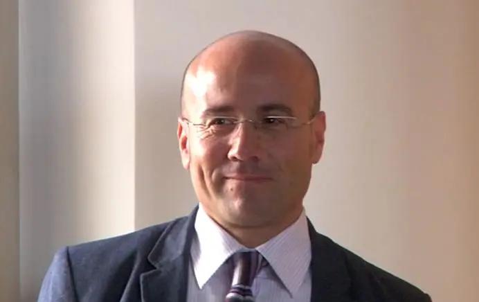 Erosione e abusivismo sul litorale domizio, sequestrati dieci immobili a Castel Volturno\n