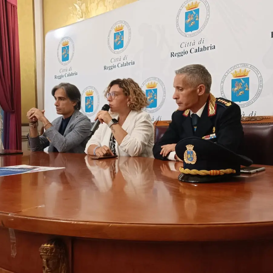 Reggio, bando di formazione e lavoro per 14 agenti di Polizia locale\n