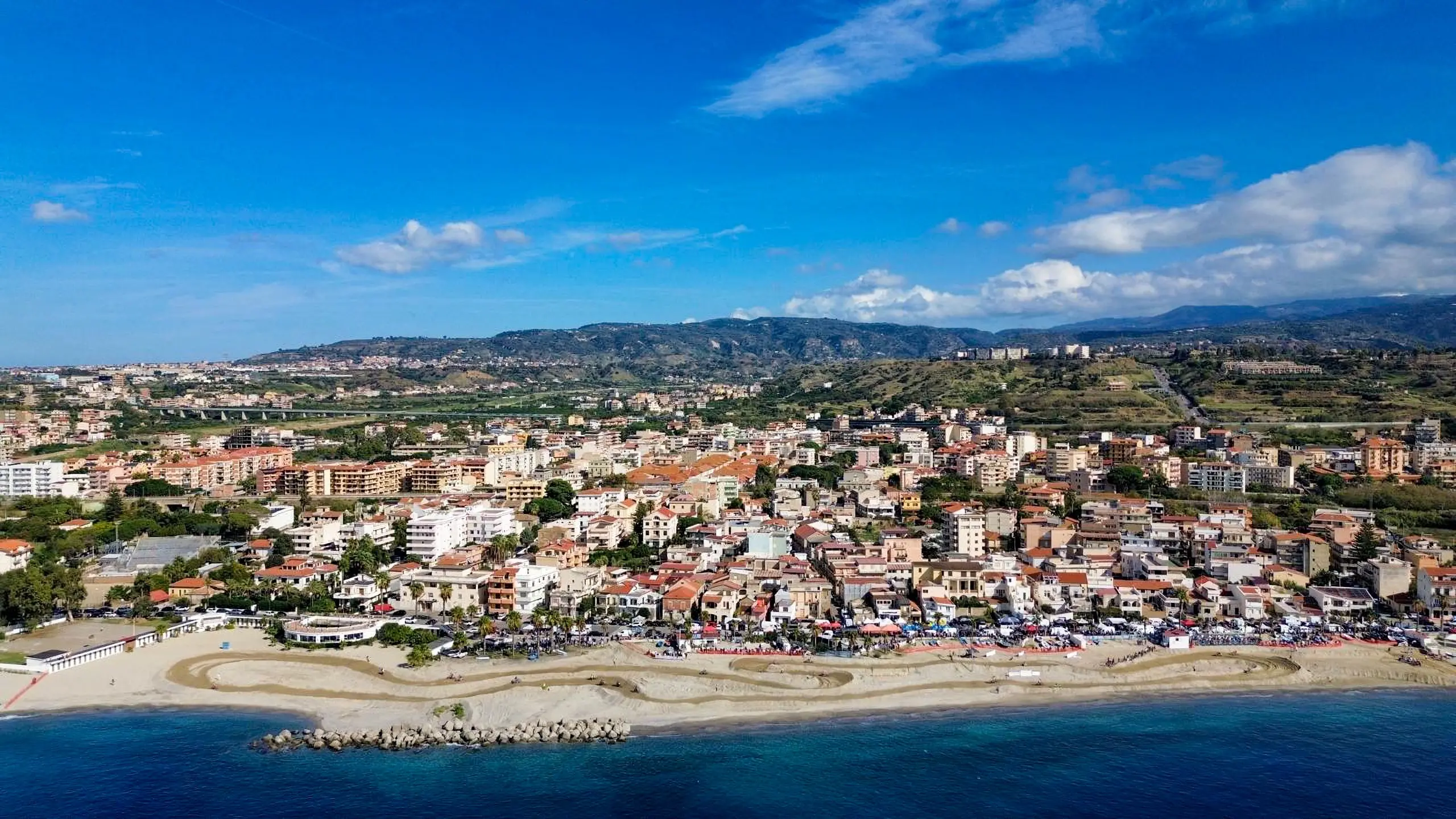 Gara di motocross a Catona, Legambiente al Comune di Reggio: «La spiaggia non è una pista»\n