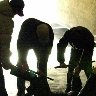 Minore torturato a Torino, sequestrati telefoni e video\n