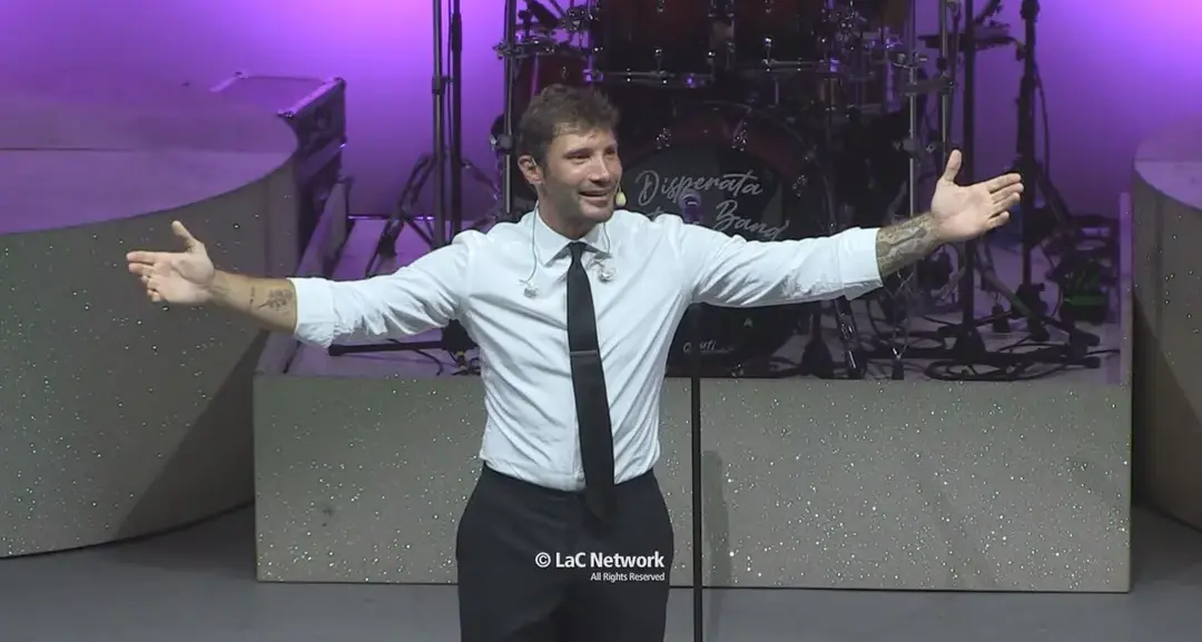 Il caso del video rubato a Stefano De Martino e Caroline Tronelli: non un hacker fantasma ma un tecnico “di casa”\n