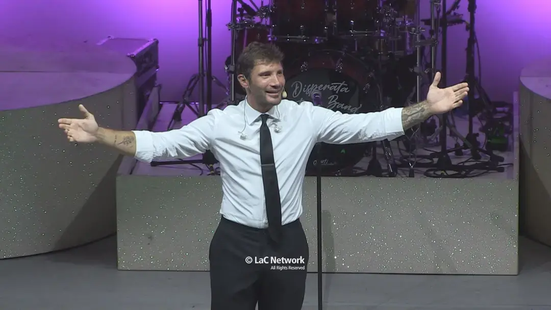 Il caso del video rubato a Stefano De Martino e Caroline Tronelli: non un hacker fantasma ma un tecnico “di casa”\n