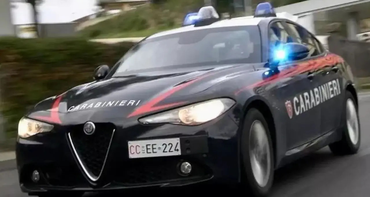 Finti\u00A0carabinieri truffarono due anziani a San Mauro Marchesato\u00A0facendosi consegnare denaro e oro: denunciati\n