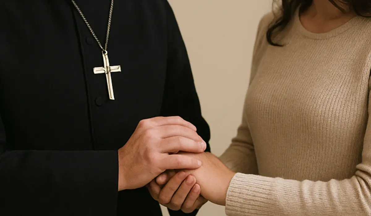 Amore proibito,\u00A0donna sposata lascia il marito per il parroco