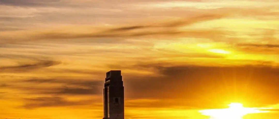 Athena tra fuoco e poesia\n