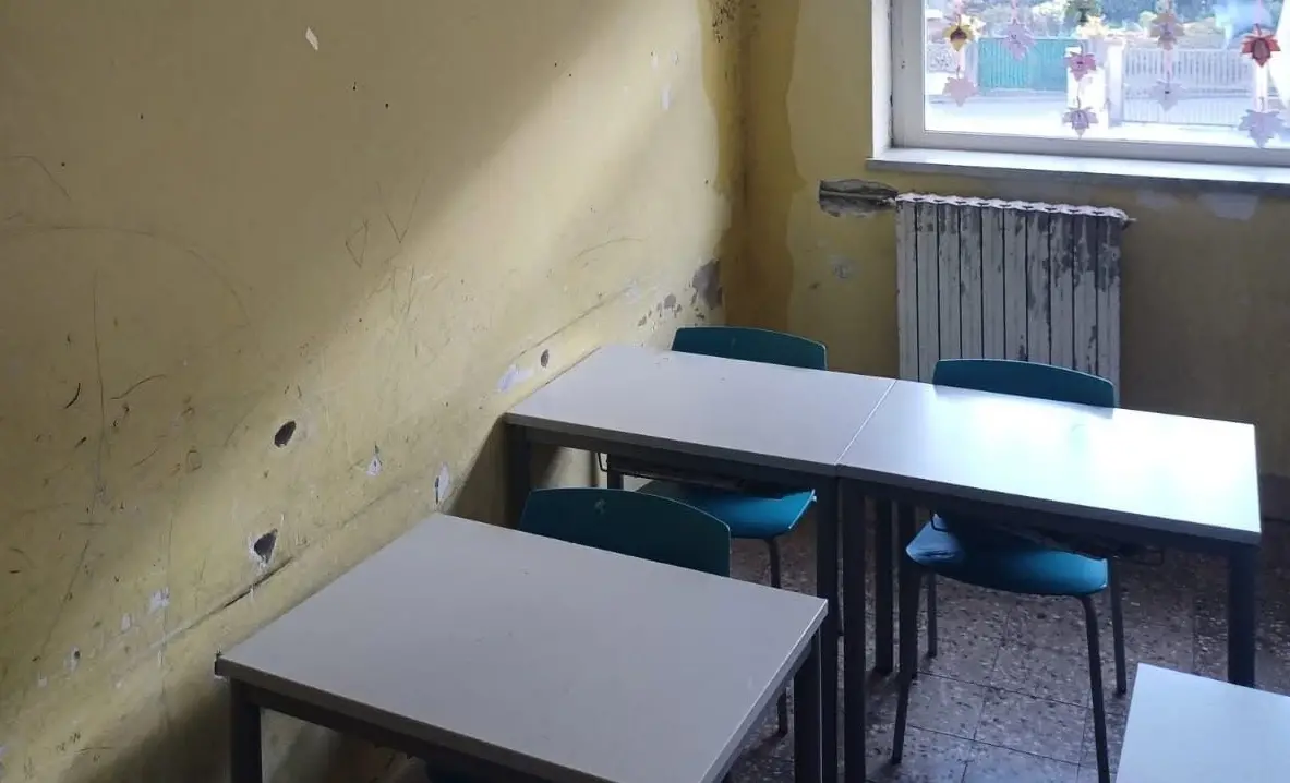 Bianco, infiltrazioni di acqua a scuola: elementari chiuse anche domani\n