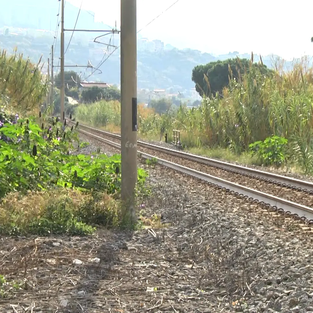 Nautico di Pizzo, eccellenza formativa ma senza collegamenti all’altezza. Il preside: «Riaprire la stazione Prangi. Poi faremo un convitto»\n