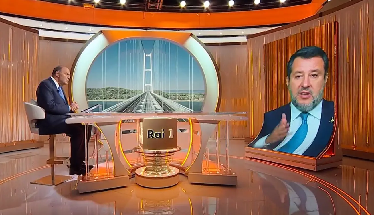 Ponte sullo Stretto, Salvini: «È una speranza per i giovani che si laureano e poi devono andare all'estero»