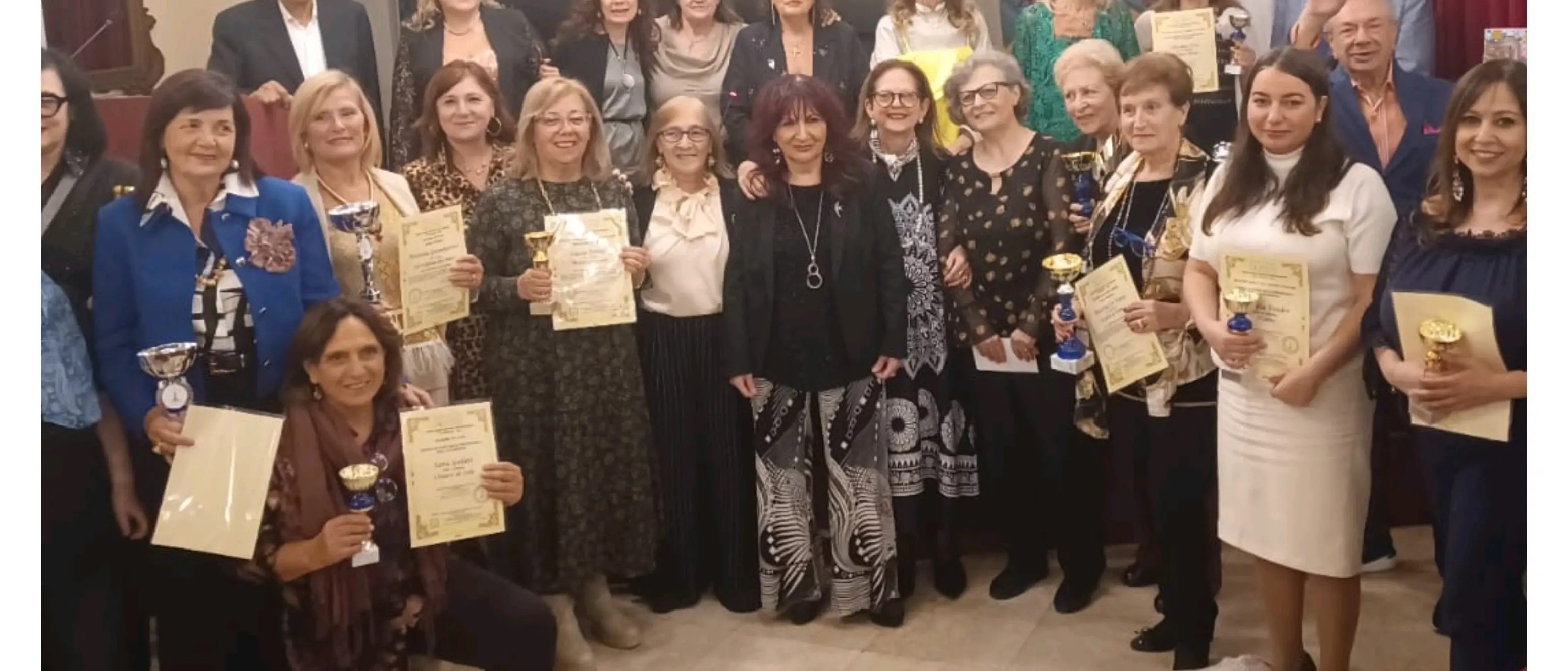 Nuovo riconoscimento per la poetessa locrese Luisa Totino: premiata per il componimento “Mediterraneo”\n