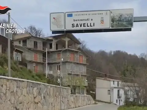 Peculato ai danni del comune di Savelli: cinque indagati, coinvolti anche ex sindaco e vicesindaco – NOMI