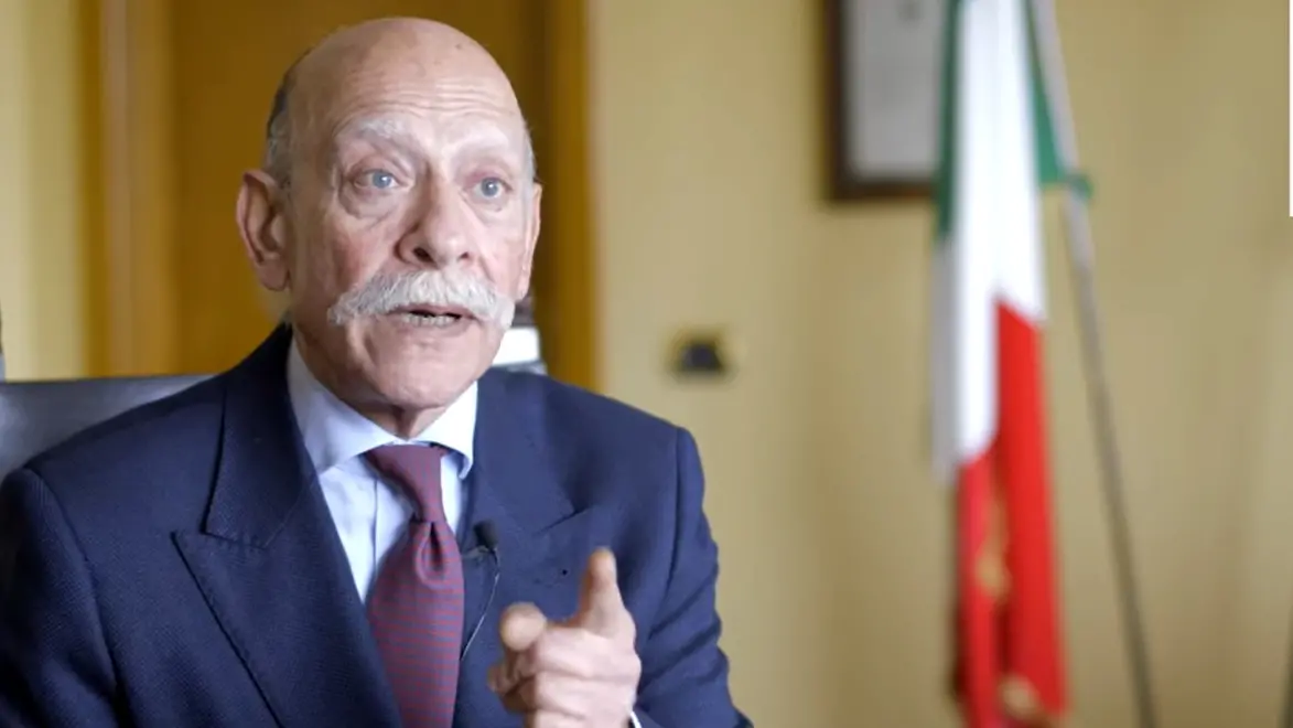 Roberto Pennisi , Agenzia Adm