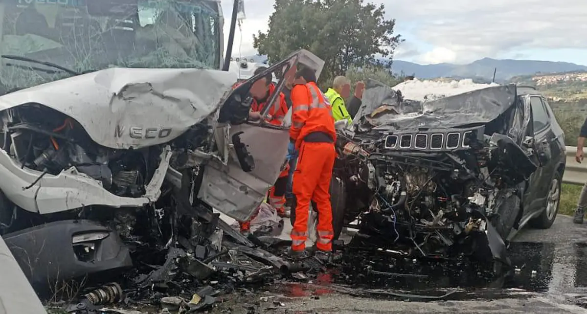 Incidente mortale a San Marco Argentano: c'è anche un ferito grave | VIDEO