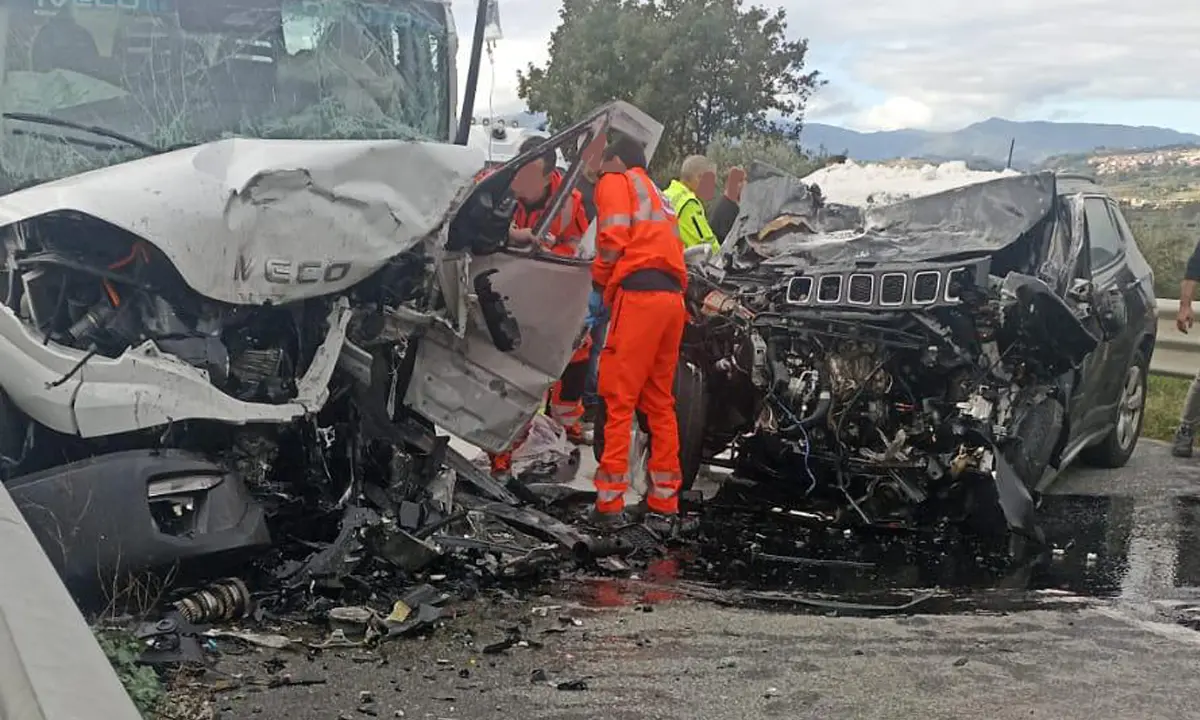Incidente mortale a San Marco Argentano: c'è anche un ferito grave | VIDEO