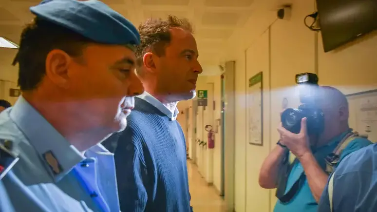 <p>Alberto Genovese condannato a un anno e tre mesi (Ansa)</p>\\n