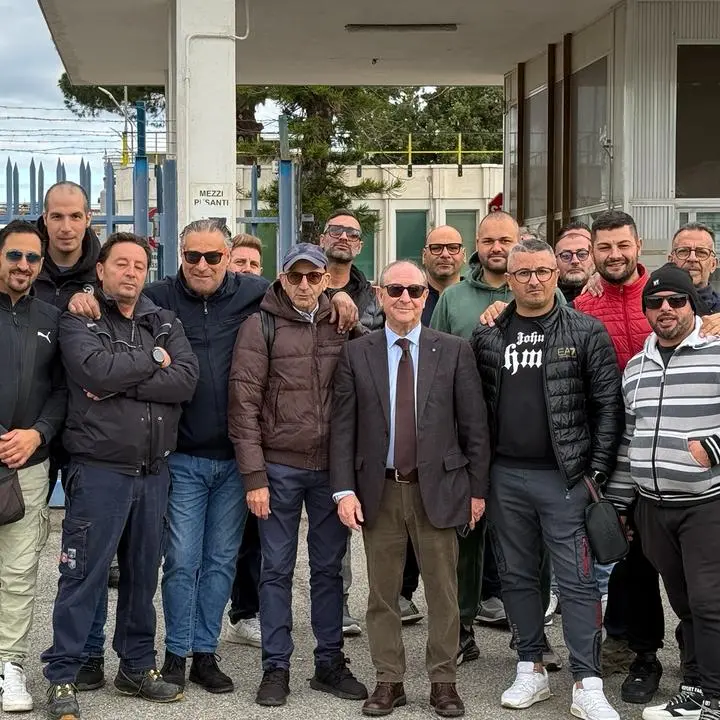 Quarantuno anni di servizio azzerati da una telefonata: operaio Enel a Rossano sospeso senza preavviso