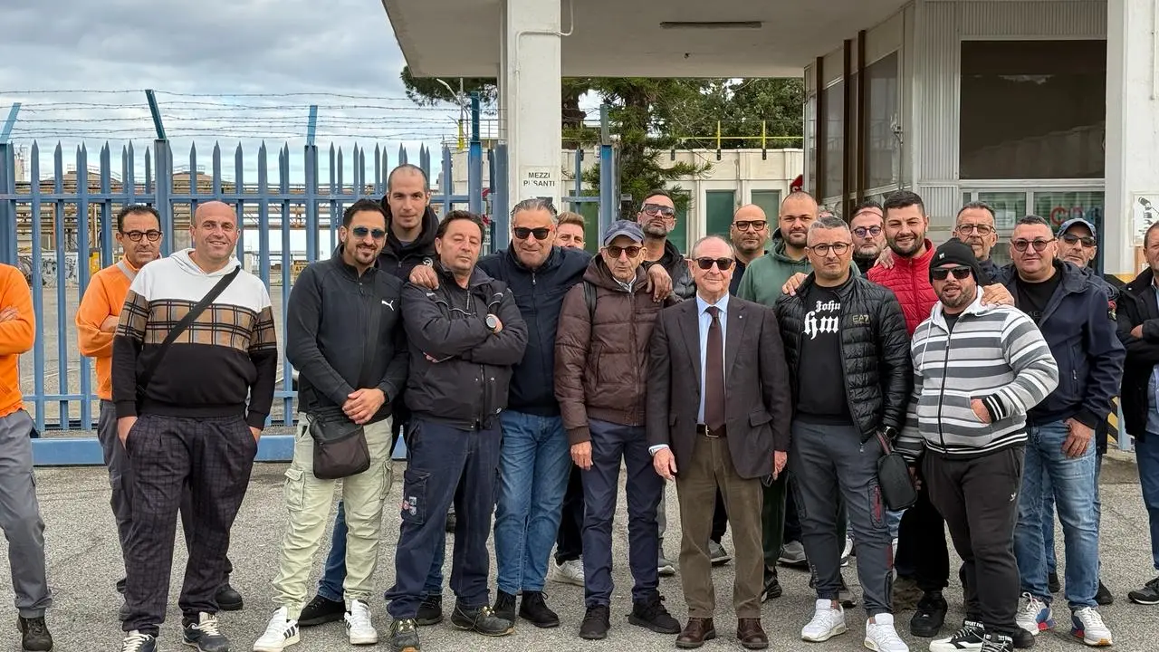 Dopo 41 anni di servizio, sospeso con una telefonata della centrale Enel di Rossano