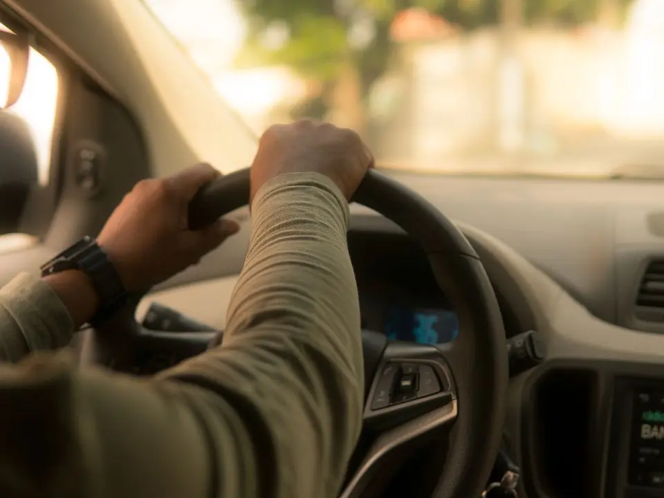 La Calabria vince ancora davanti alla Consulta: stop ai vincoli statali sul noleggio con conducente