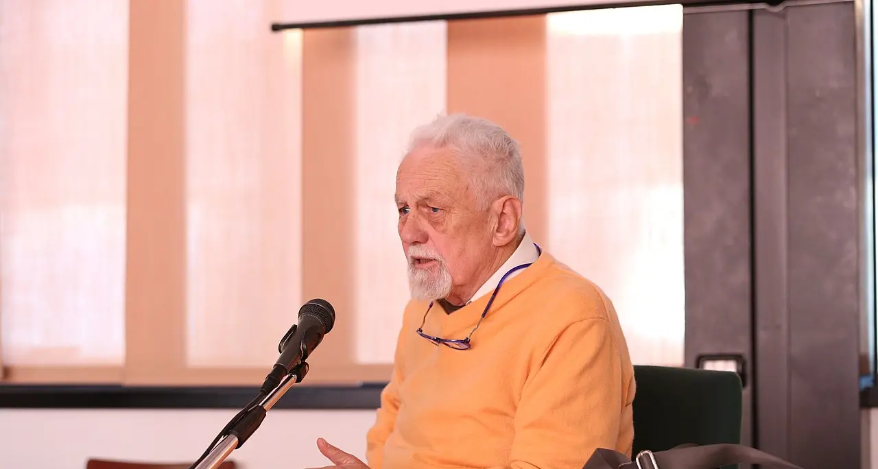 A Palazzo dei Bruzi la presentazione del “Vocabolario Calabro” del prof. John Trumper