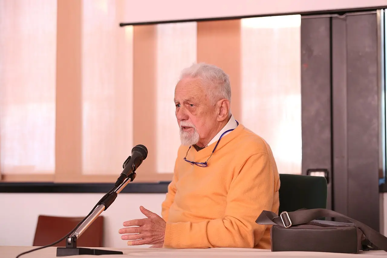 A Palazzo dei Bruzi la presentazione del “Vocabolario Calabro” del prof. John Trumper