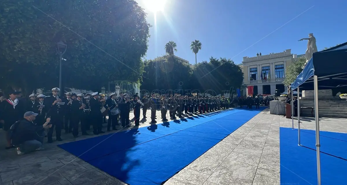 Reggio Calabria celebra il 4 Novembre: unità, pace e sicurezza al centro di una cerimonia che premia chi lotta ogni giorno per la tutela dei diritti –\u00A0FOTO\n