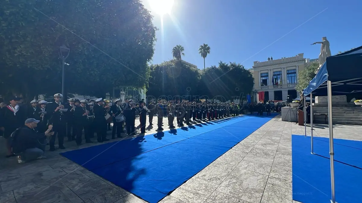 Reggio Calabria celebra il 4 Novembre: unità, pace e sicurezza al centro di una cerimonia che premia chi lotta ogni giorno per la tutela dei diritti –\u00A0FOTO\n