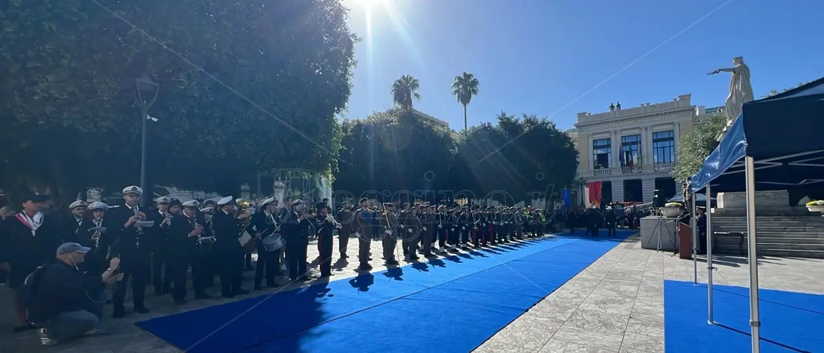 Reggio Calabria celebra il 4 Novembre: unità, pace e sicurezza al centro di una cerimonia che premia chi lotta ogni giorno per la tutela dei diritti –\u00A0FOTO\n