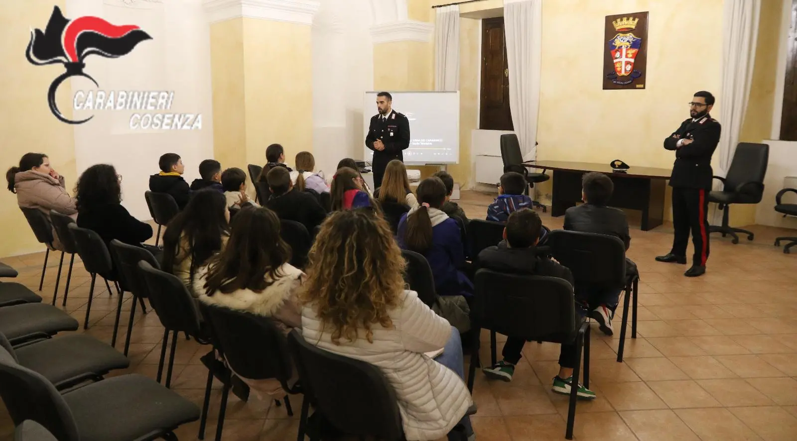 A Castrovillari i carabinieri aprono le porte ai bambini per celebrare il 4 Novembre\n