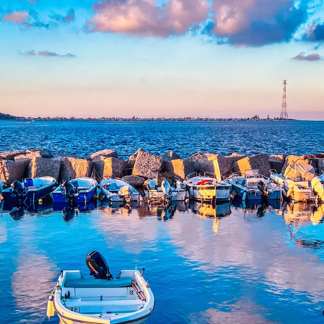 Carezze Rosa sullo Stretto\n